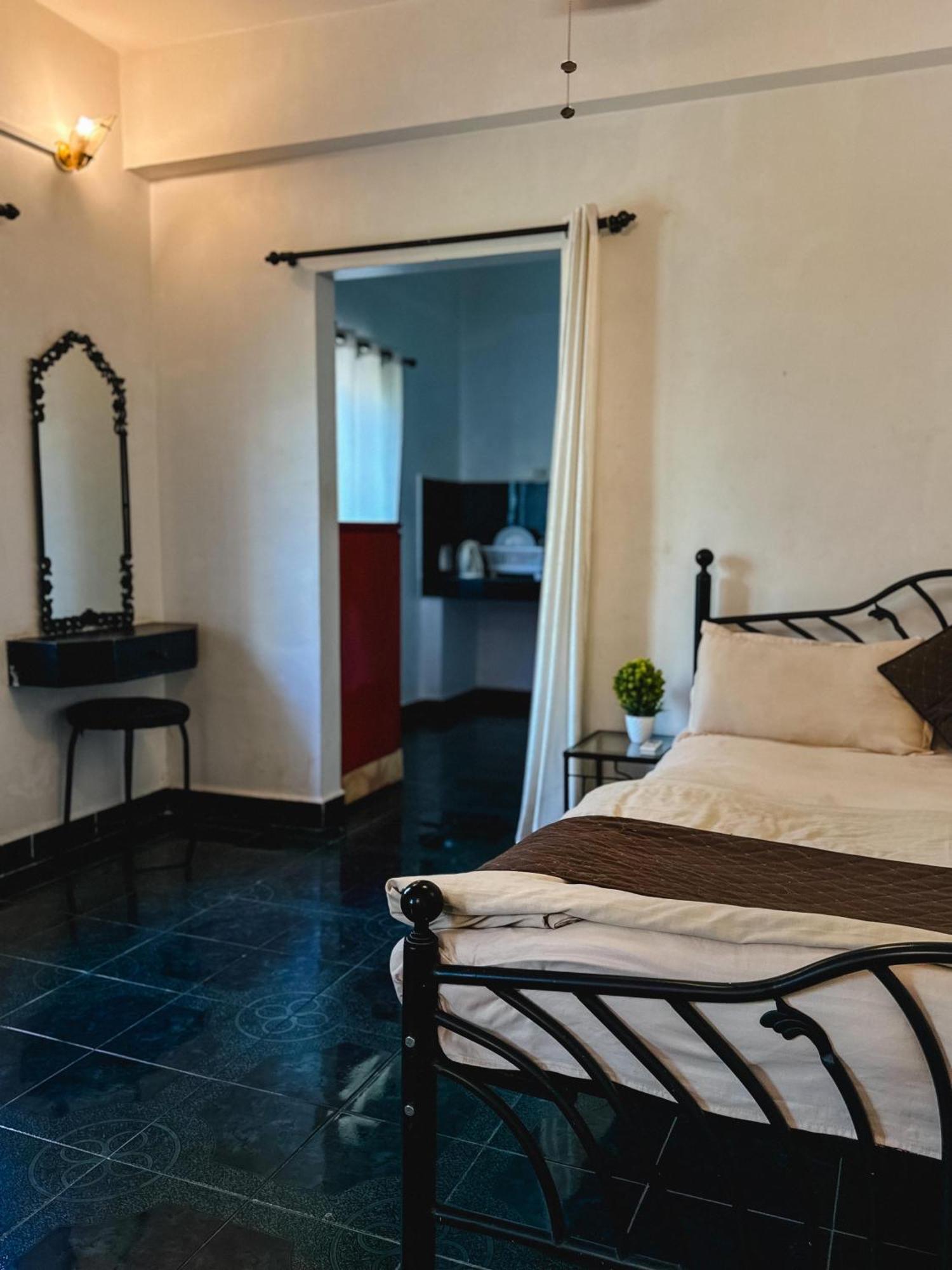 1Bhk Suites With Kitchen & Pool By Goaround Homes At Vagator Εξωτερικό φωτογραφία